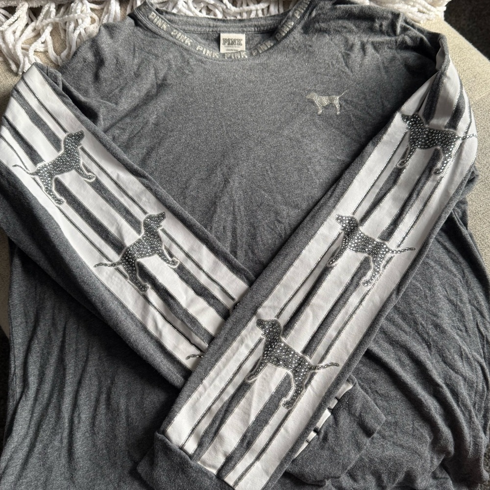 Gray PINK long sleeve shirt Size:Large